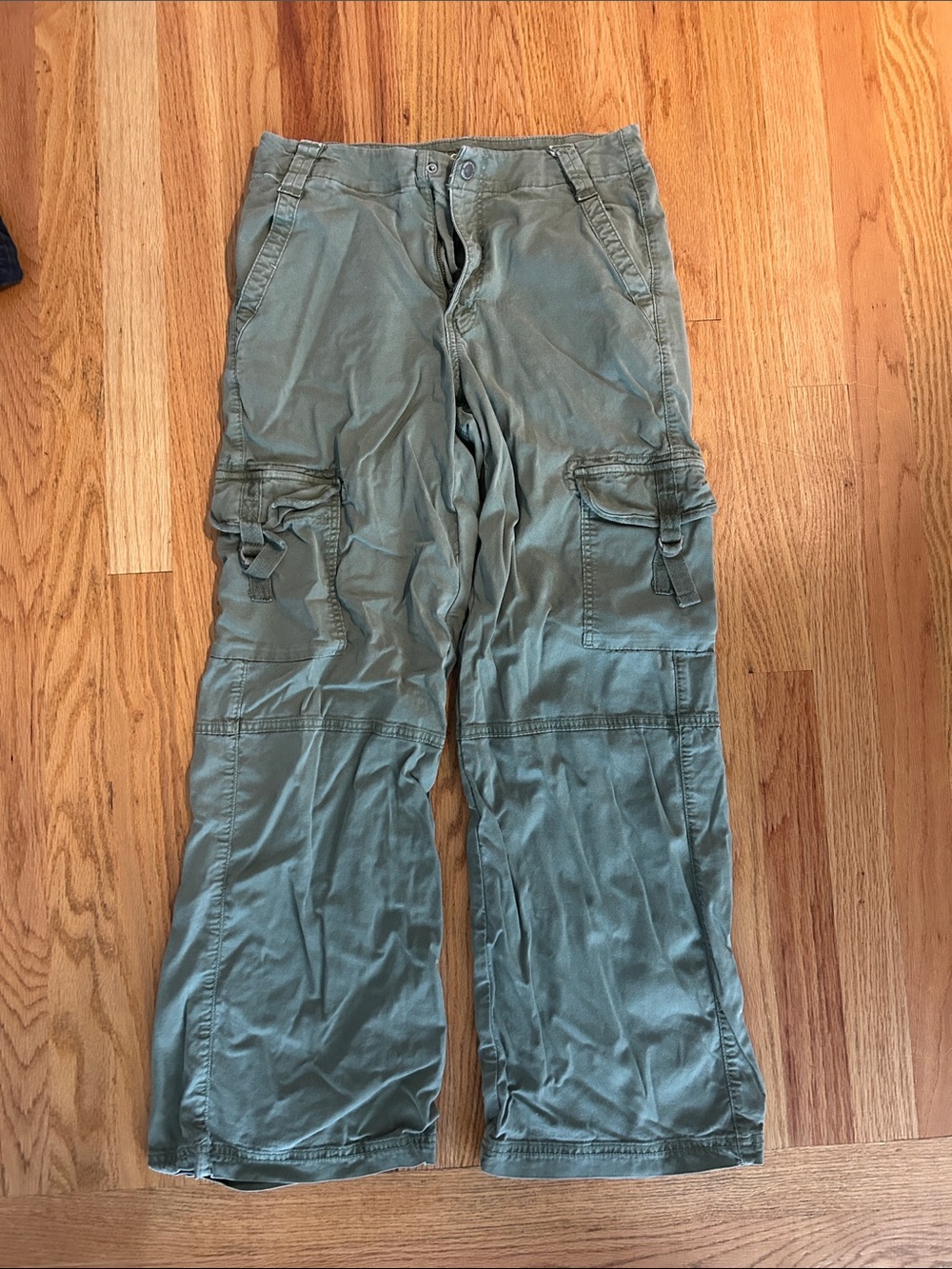 Men's Olive Green Cargo Pants - Classic Utility Style
